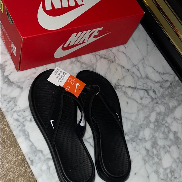 Women’s Nike Black Ultra Flip Flops - Picture 2 of 5